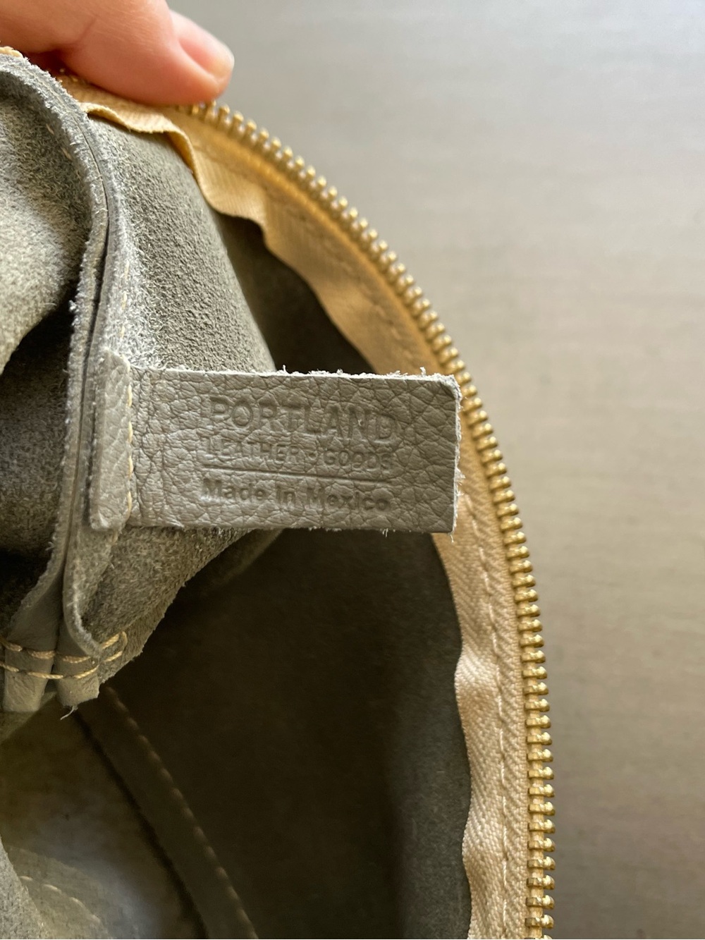 Portland Leather Goods – Nimbus Utility Bag - Picture 5 of 5